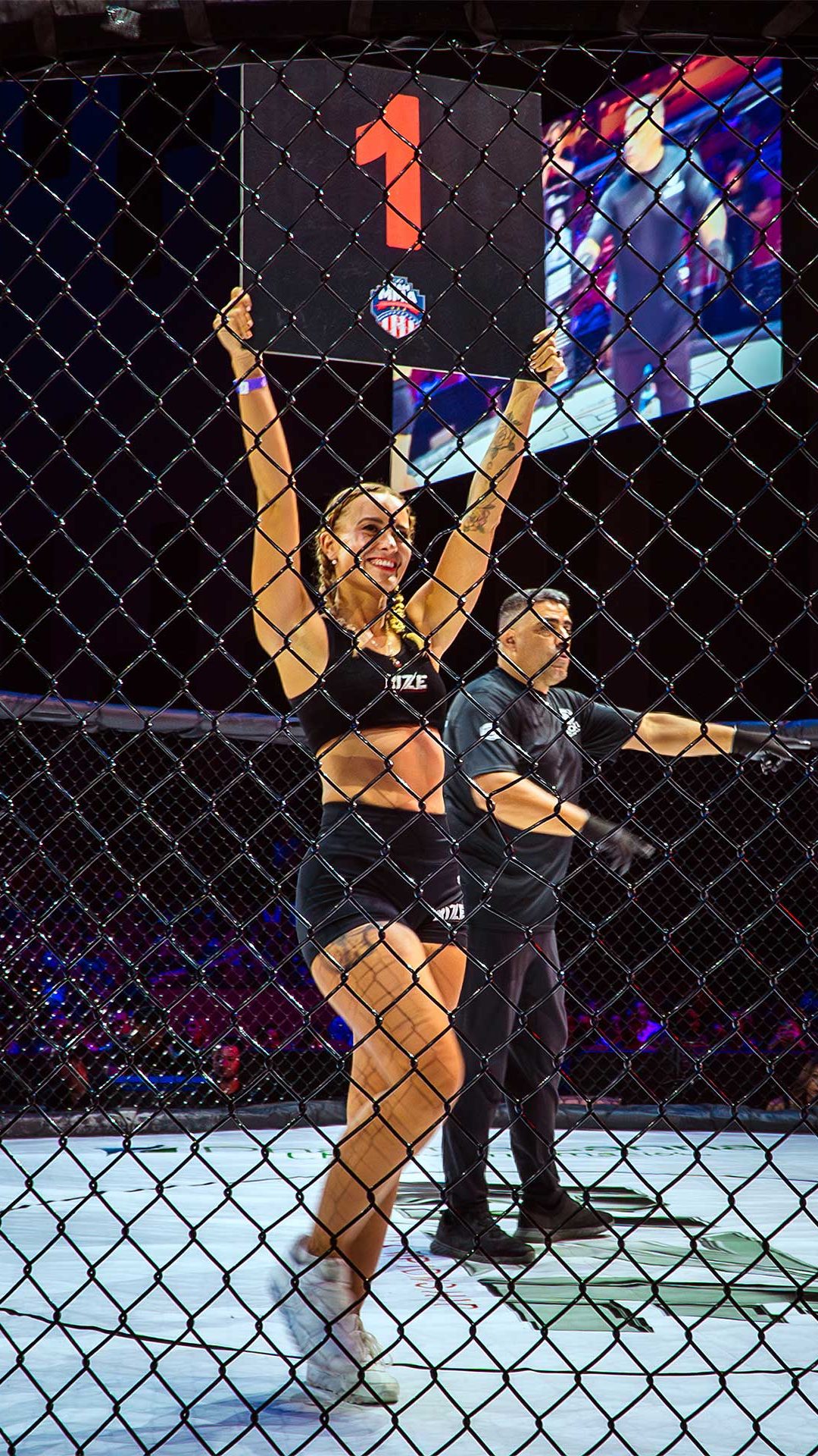 Round-girl-in-MMA-fighting-event